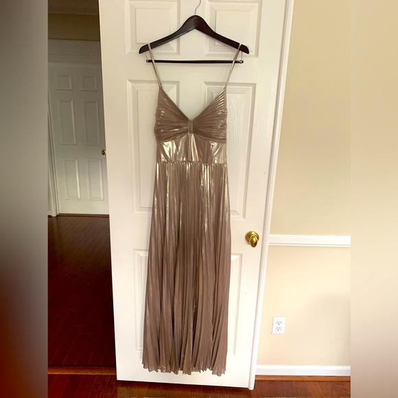 NWT Banana Republic Gold Metallic Dress: Maxi, Adjustable Straps Plisse  Skirt 16